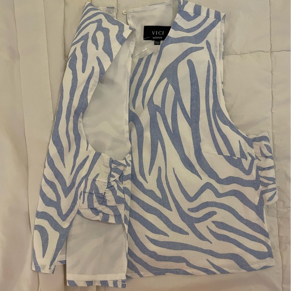 Vici Blue and White Zebra Print Crop Top - Picture 2 of 3